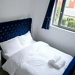Luxury Green 1 Bed City Centre Apartment Close To Mailbox,Bullring, Broad Street For Leisure And Families